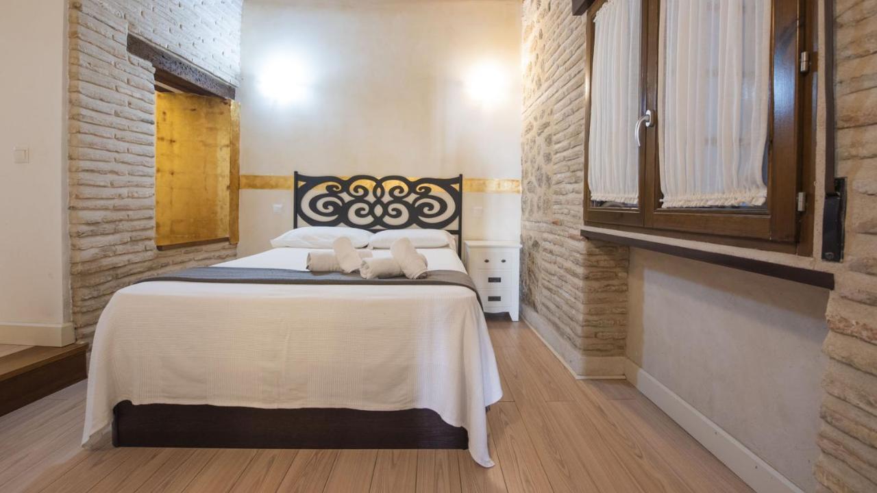 Capricho Toledano Apartment โตเลโด ภายนอก รูปภาพ